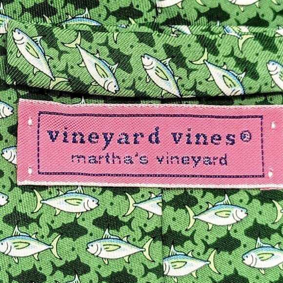 Handmade Vineyard Vines Martha's Vineyard Green Fish Print Silk Tie - Picture 4 of 6